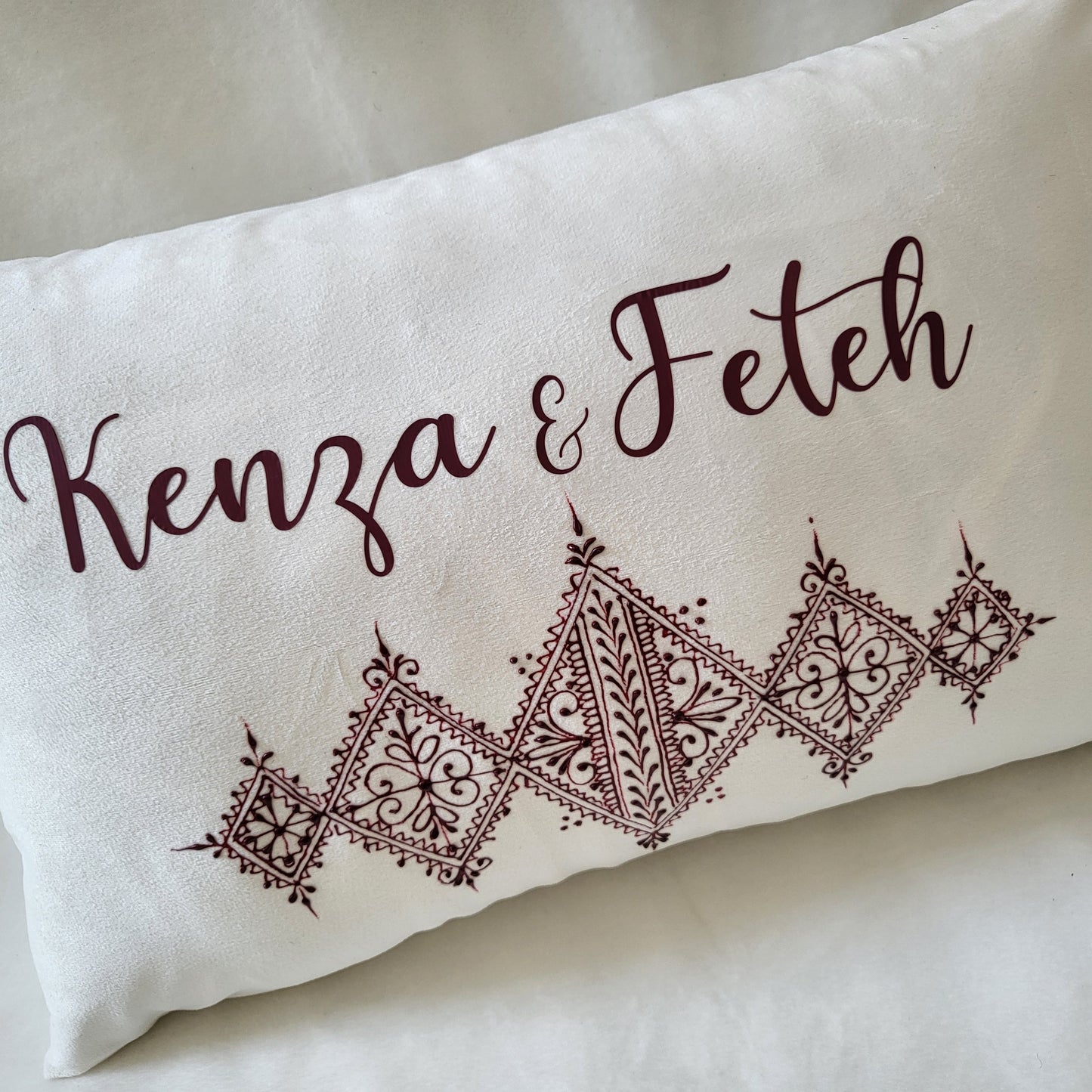Coussin "Fessi" personnalisé format long