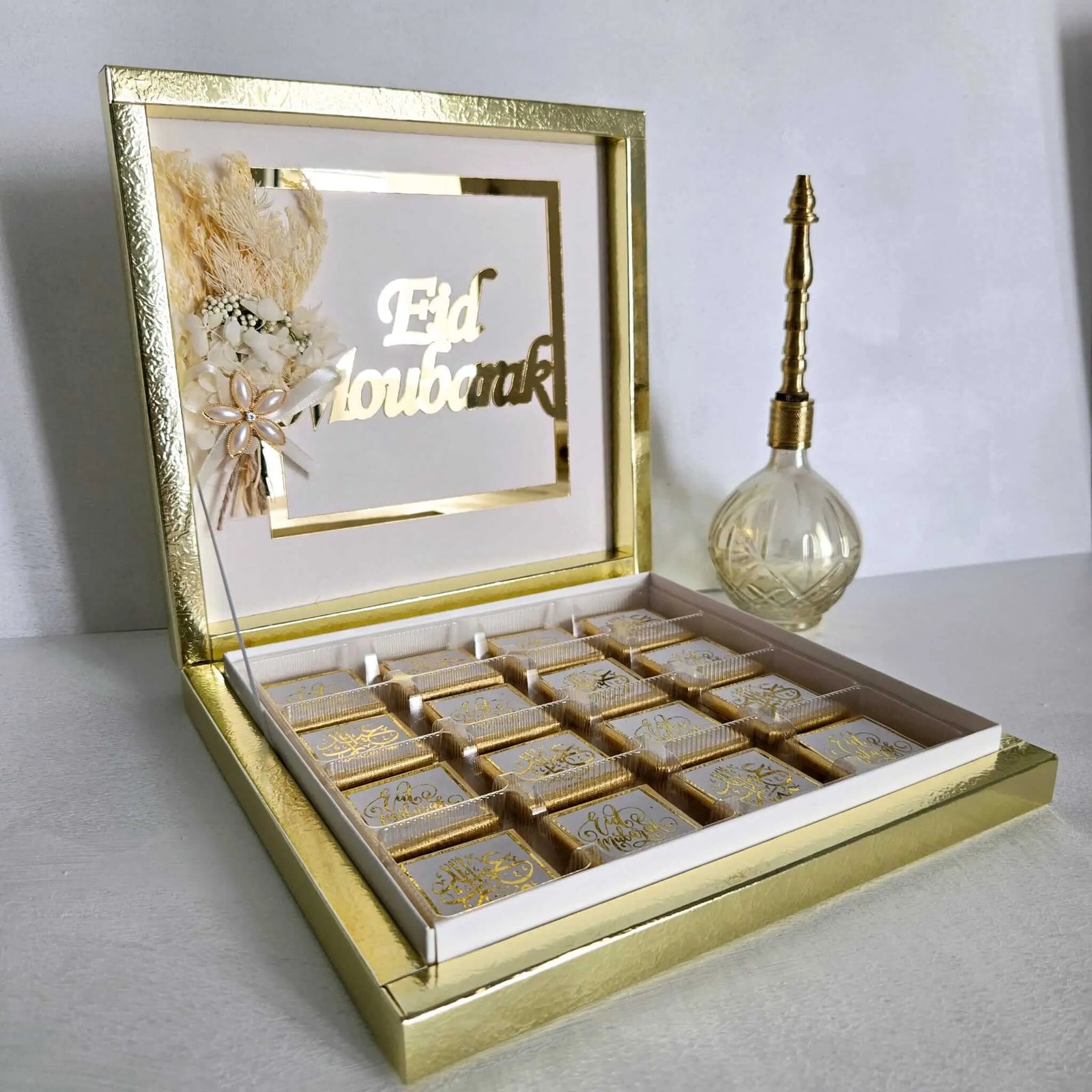 Idées de décoration islamique pour la maison : sublimer la table du Ramadan avec des boîtes de chocolats élégantes