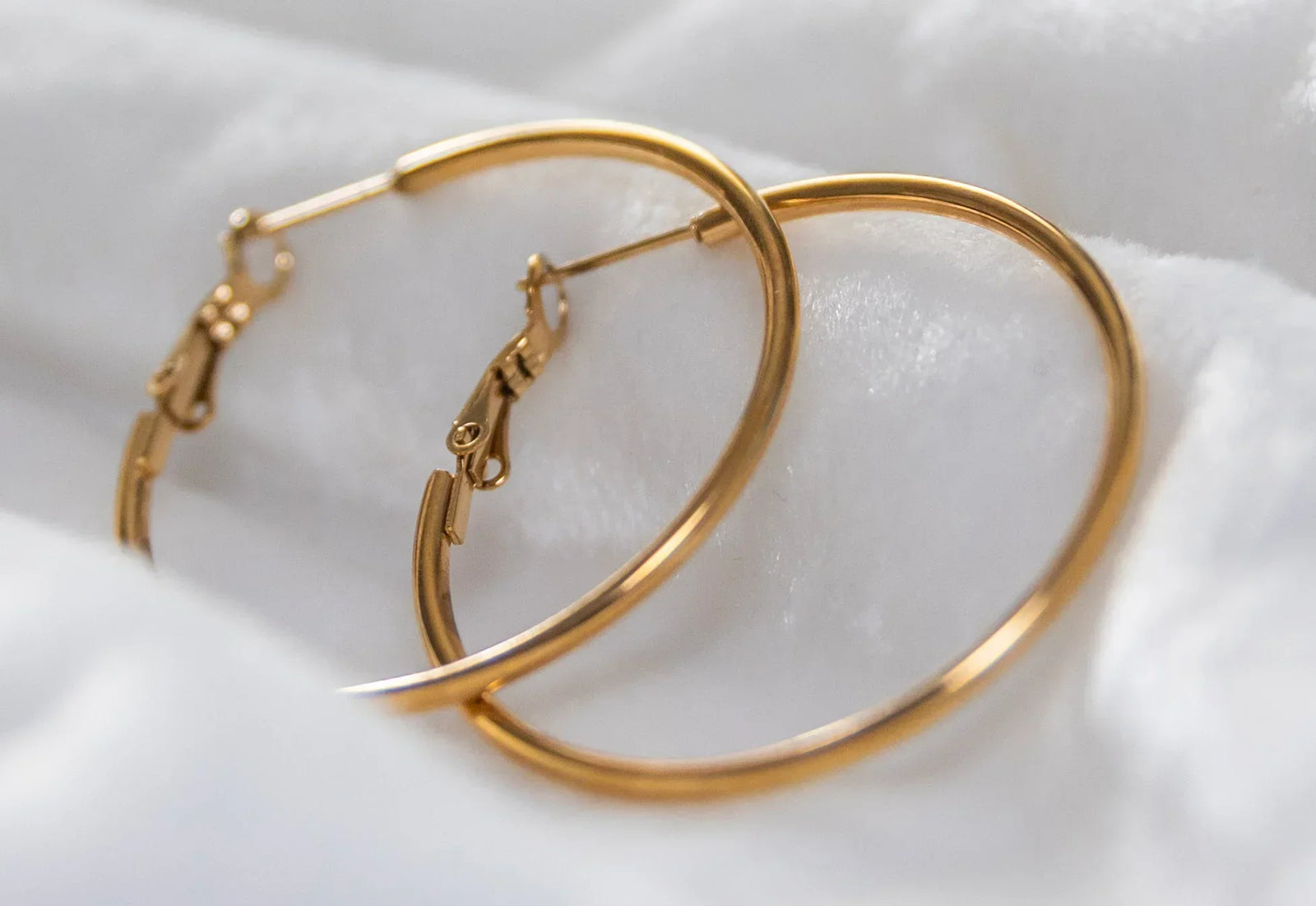 Bijoux en acier inoxydable : pourquoi c’est un super choix cadeau