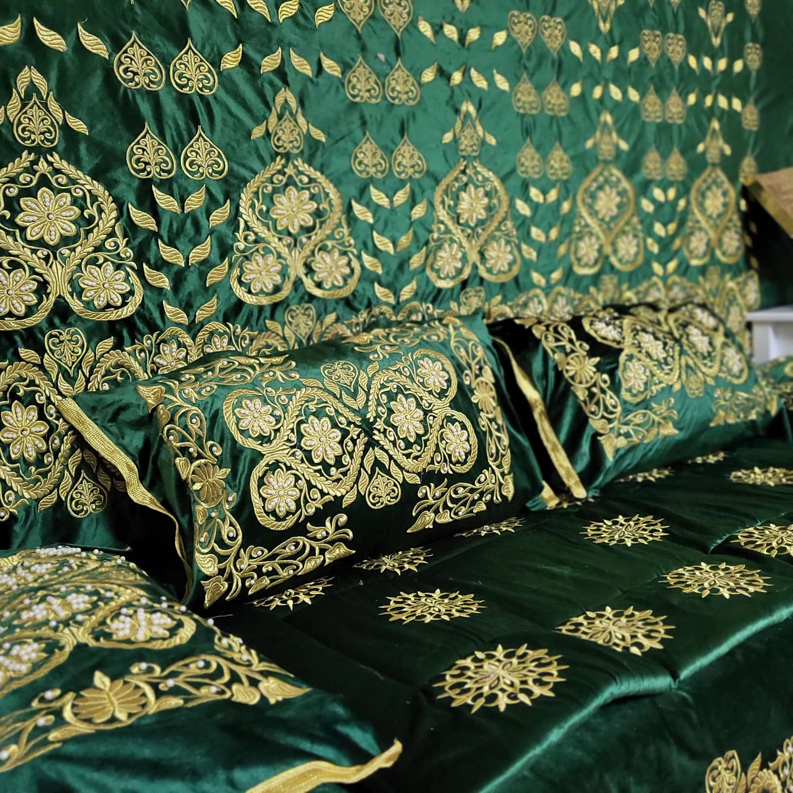 Décors Vert traditionnelle 2024 ( VENDU)